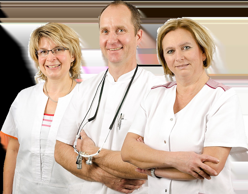 Zusehen sind drei Zahn&auml;rzte Frau Dr. L&uuml;bke, Herr Dr. R&uuml;ffert, Frau Wischniowski